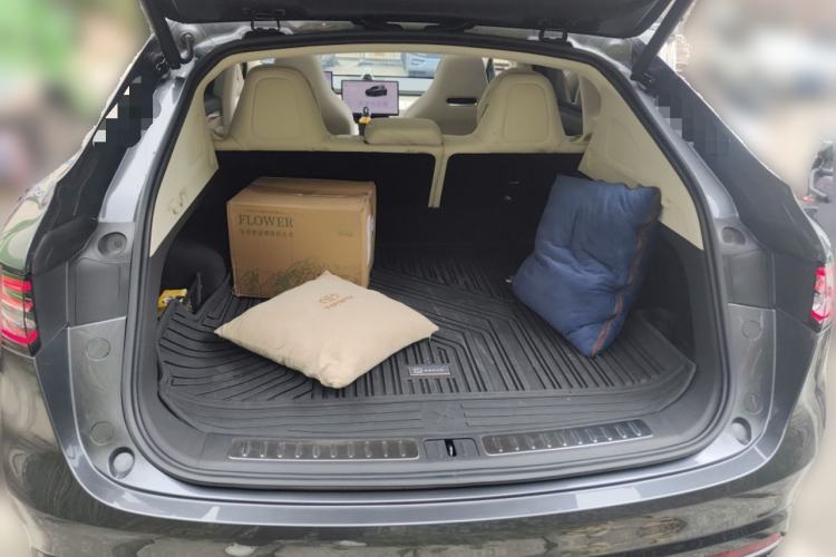 Used Hima Luxeed R7 2024 All-Electric 802 km Max Trunk