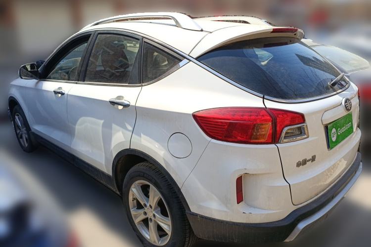 Used Bestune X80 2016 2.0L automatic Comfort trim level