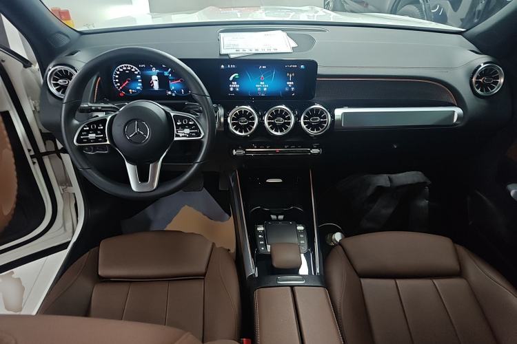 Used Mercedes-Benz GLB 2021 GLB 200 Dynamic Edition Center Console