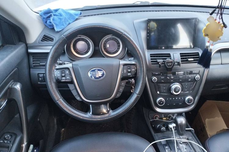 Used Bestune X80 2016 2.0L automatic Comfort trim level