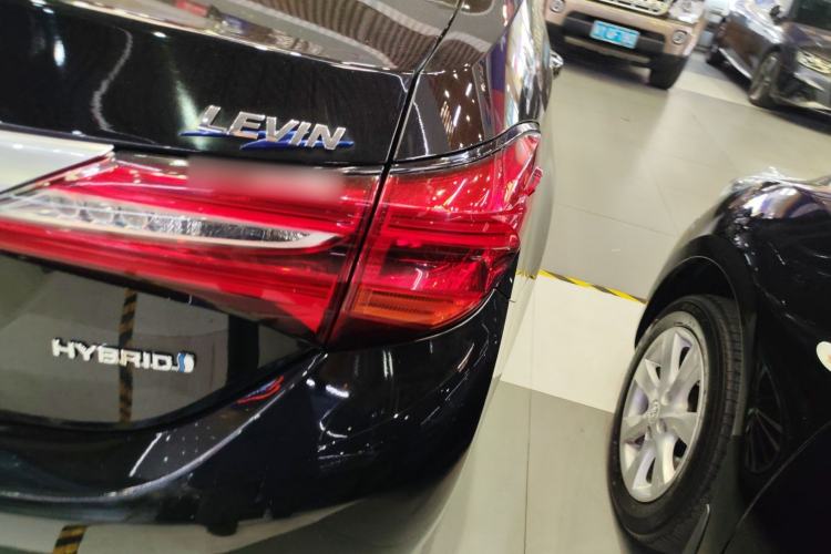 Used Toyota Levin 2016 Dual-Engine 1.8H GS E-CVT Elite Model with Sunroof
