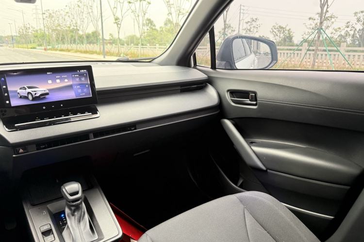 Used Toyota Corolla Cross 2026 Model 2.0L Smart Electric Hybrid Dual-Engine Pioneer Edition