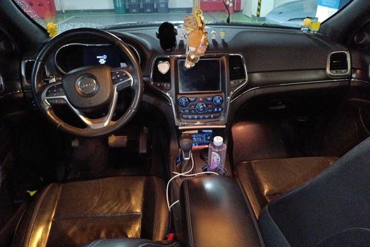 Used Jeep Grand Cherokee 2017 3.0L Elite Navigation Edition Center Console