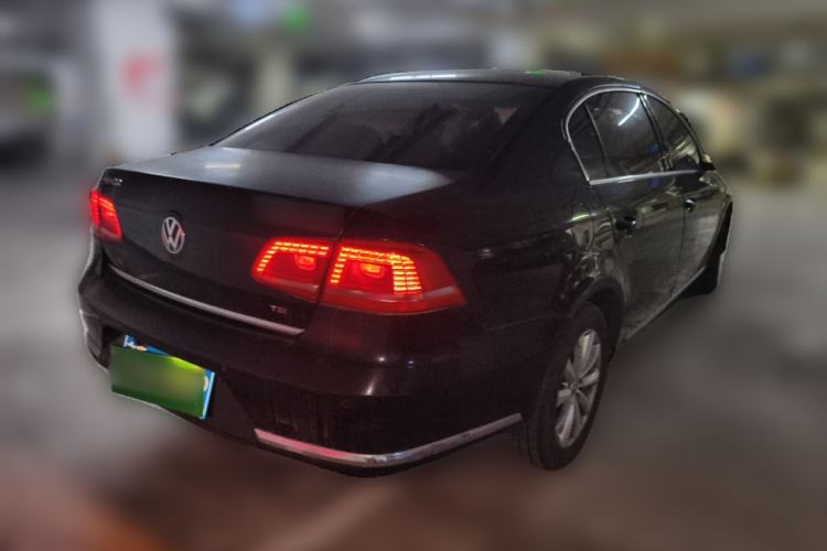 Used Volkswagen Magotan 2013 1.8TSI Luxury Model Rear Right 45 Deg