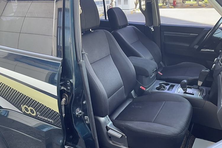 Used Mitsubishi Pajero 2016 3.0L Automatic Standard Version China V Standard