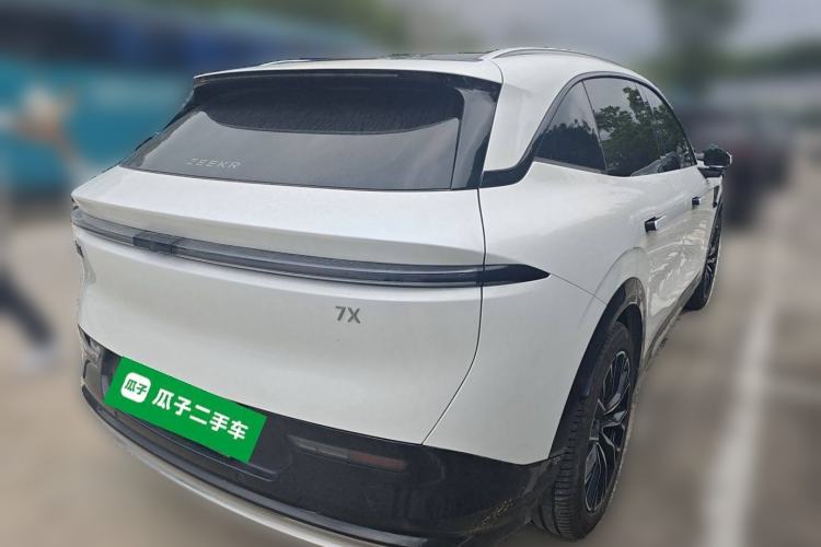 Used Zeekr 7X 2025 100 kWh Long-Range Rear-Wheel Drive with Intelligent Driving Features
