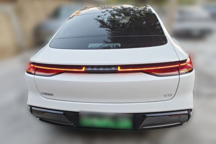 Used Geely Galaxy E8 2024 550 km Range Rear-Drive Dragon Edition
