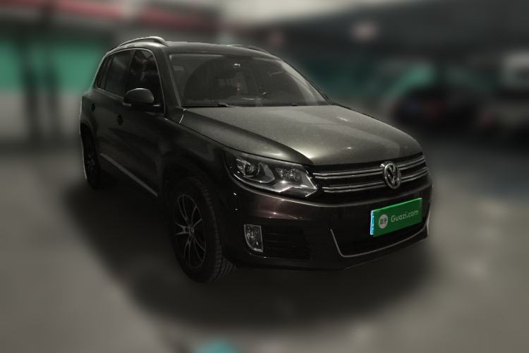 Used Volkswagen Tiguan 2015 1.8TSI Automatic Two-Wheel Drive Luxury Model Front Right 45 Deg
