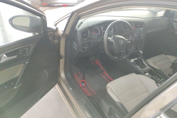 Used Volkswagen Golf 2017 230TSI Automatic Luxury Million-Vehicle Commemorative Edition
