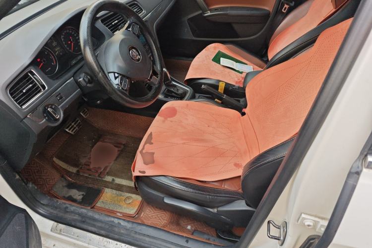 Used Volkswagen Gran Lavida 2014 1.4TSI Automatic Sport Edition Left Front Seat