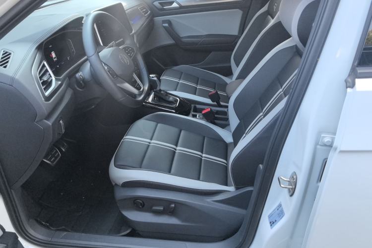 Used Volkswagen T-ROC 2024 300TSI DSG Two-Wheel-Drive Chen Guang Edition
