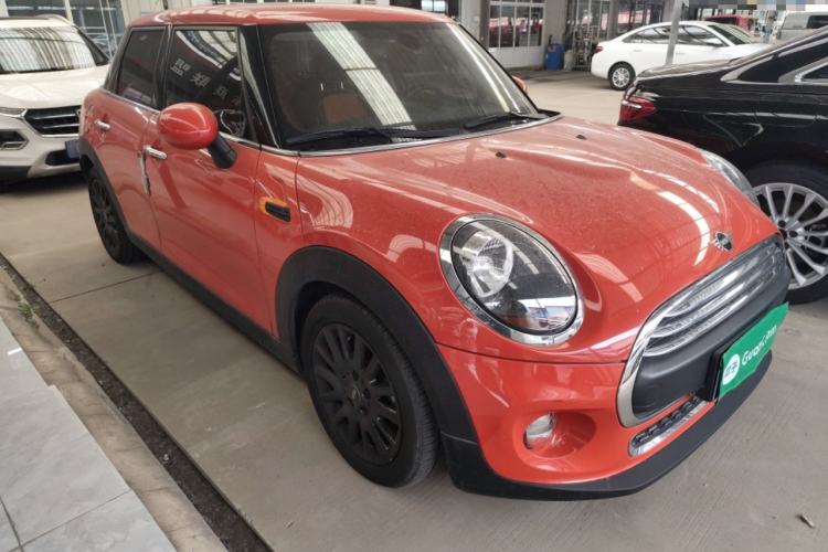 Used MINI 2018 1.5T ONE PLUS Five-Door Edition Front Right 45 Deg