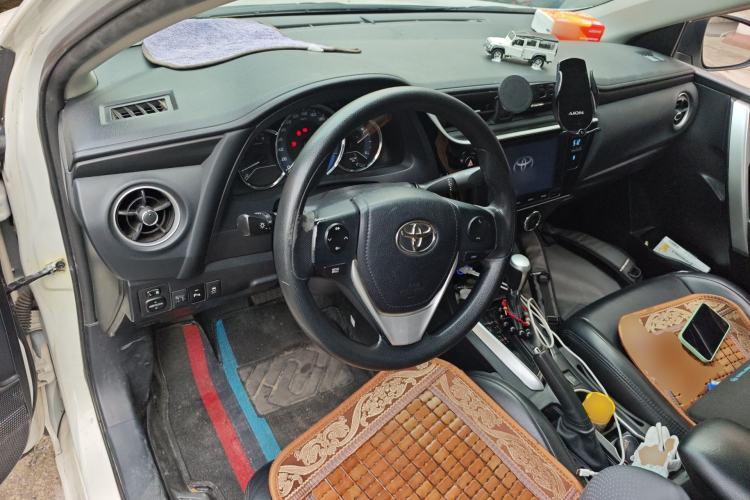 Used Toyota Levin 2017 Revised 185T CVT Elite Edition China V Standard Center Console