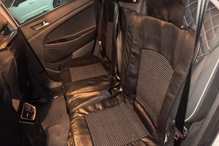 Used Hyundai Tucson 2020 280TGDi Two-Wheel-Drive GLS Smart Connectivity Version China VI Standard Left Rear Seat