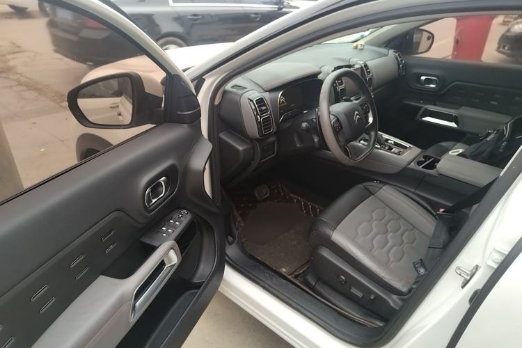 Used Citroen C5 AIRCROSS 2017 380THP Luxury Model Driver Seat