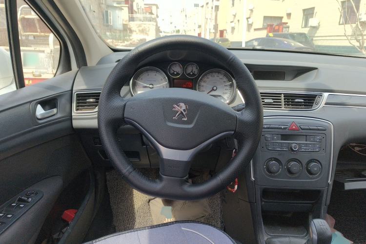 Used Peugeot 308 2014 Enjoy Edition Classic 1.6L Manual YouShang Model Steering Wheel