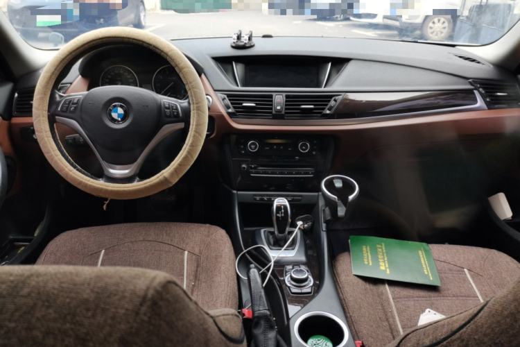 Used BMW X1 2015 sDrive18i Leading Edition Center Console