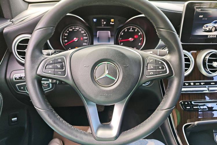 Used Mercedes-Benz GLC 2016 GLC 260 4MATIC Luxury Model
