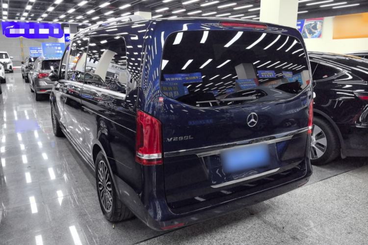 Used Mercedes-Benz V-Class 2017 V 260 L Prestige Extended Edition Exterior 2