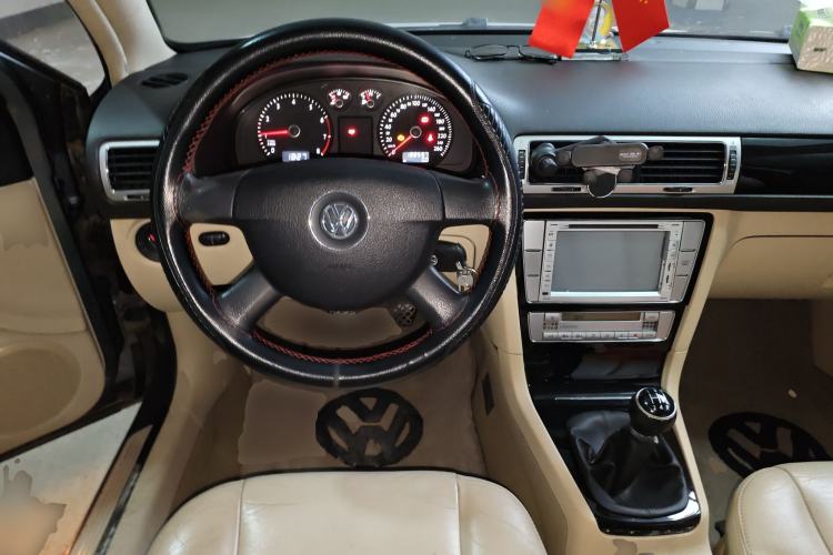 Used Volkswagen Passat 2011 2.0L Manual Luxury Version