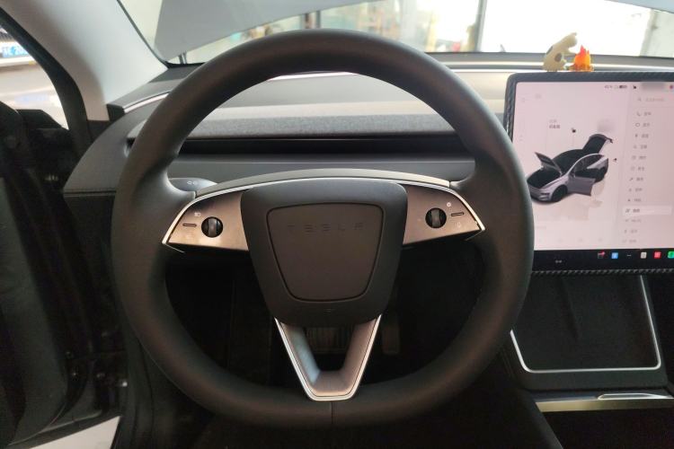 Used Tesla Model Y 2025 Rear-Wheel-Drive Version
