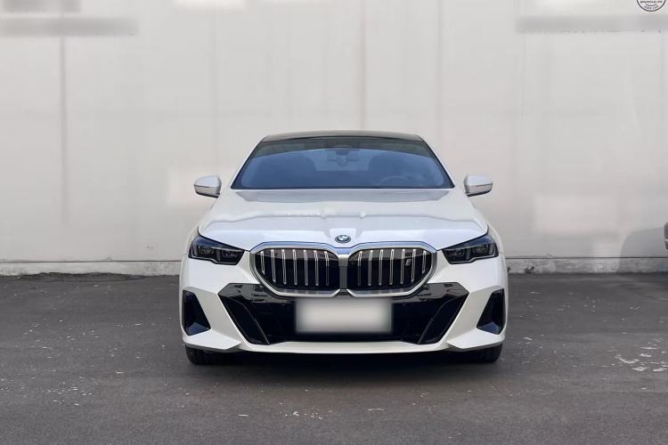 Used BMW i5 2024 eDrive 35L Luxury Model with M Sport Package
