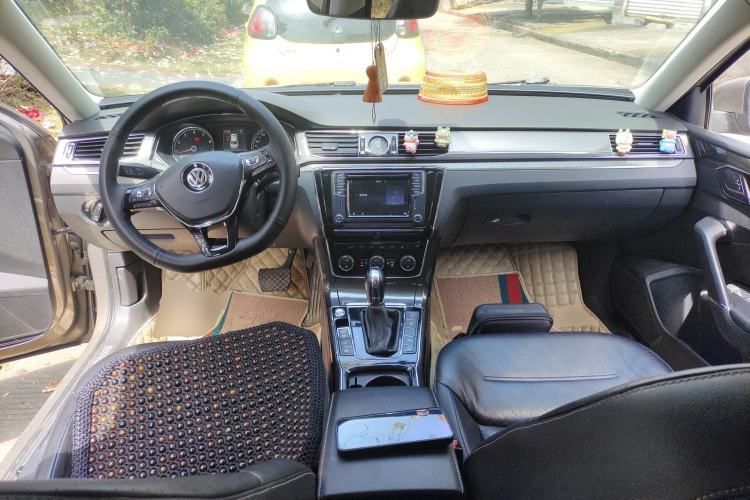 Used Volkswagen Passat 2016 330TSI DSG Prestige Edition Center Console