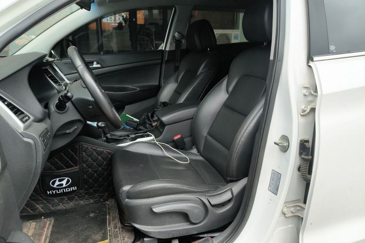 Used Hyundai Tucson 2015 1.6T Dual-Clutch Two-Wheel-Drive Leading Model Left Front Seat