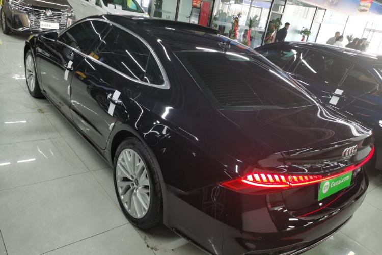 Used Audi A7L 2024 45TFSI S-line Dream-Building Edition Flow Crystal Package
