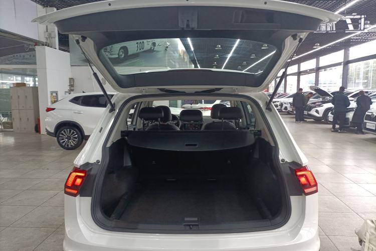 Used Volkswagen Tiguan L 2020 330TSI Automatic Two-Wheel Drive Panoramic Comfort Edition China VI Standard