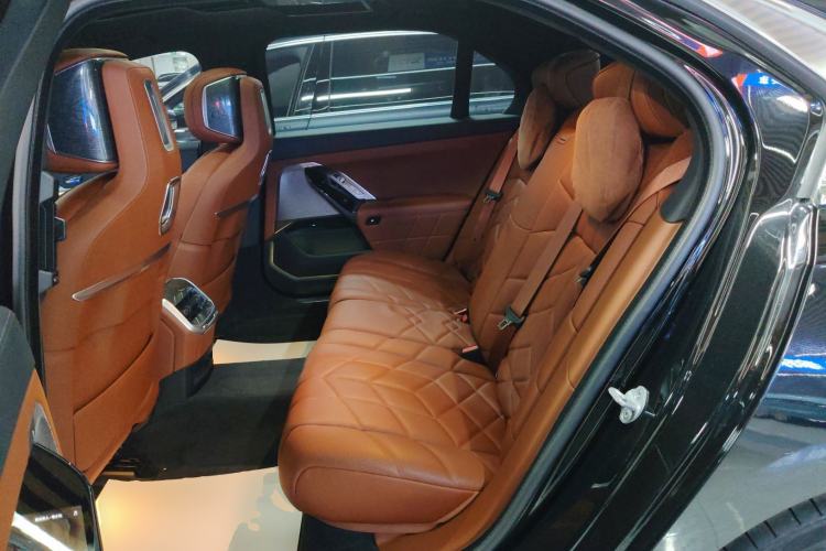 Used BMW i7 2023 eDrive50L Prestige M Sport Package Left Rear Seat