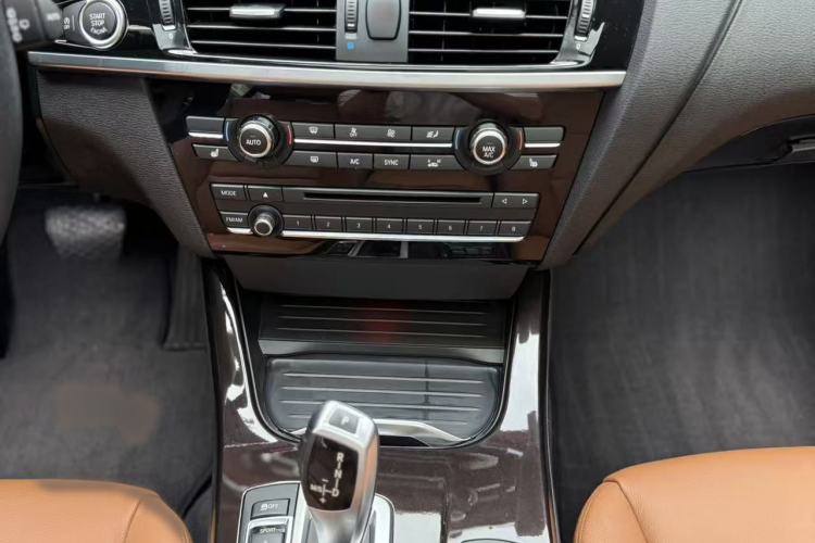 Used BMW X3 2014 xDrive20i X Design Package Interior 10