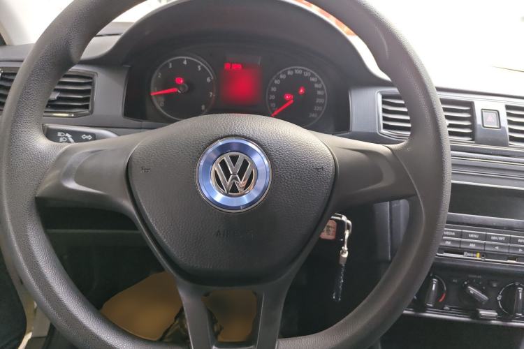 Used Volkswagen Santana 2016 1.6L Manual Fashion Edition
