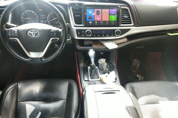 Used Toyota Highlander 2015 2.0T Four-Wheel Drive Luxury Edition 7-Seater Center Console