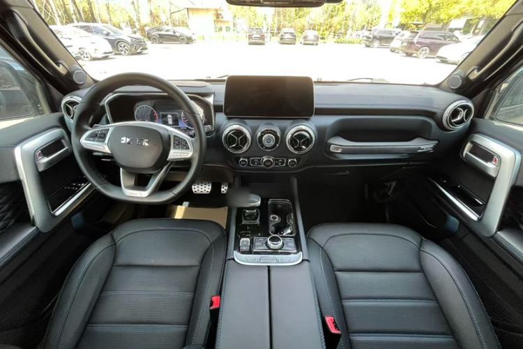 Used BAIC Off-Road BJ40 2023 2.0D Automatic Four-Wheel Drive Blade Hero Edition Adventurer Type Interior 2