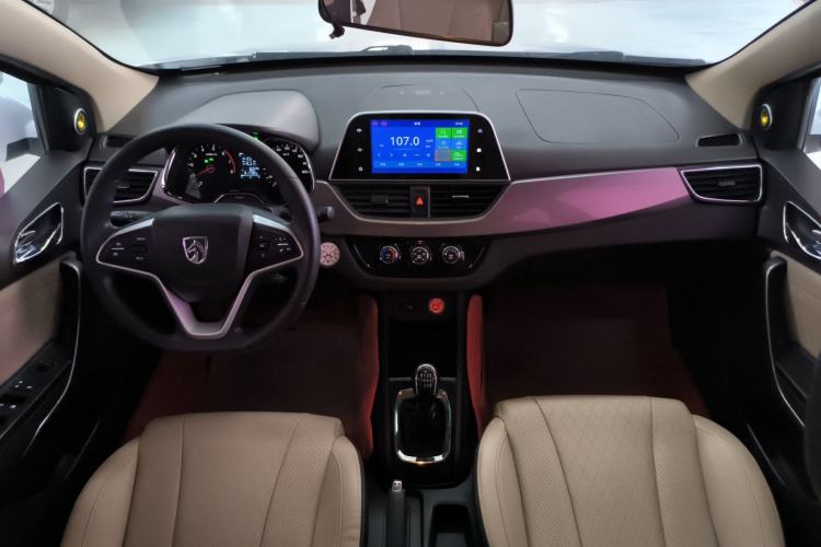 Used Baojun 310W 2017 1.5L Manual Fashion Model China V
