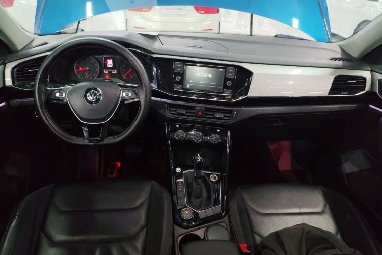 Used Volkswagen Tayron 2019 330TSI Four-Wheel Drive Luxury Version China VI Standard Center Console