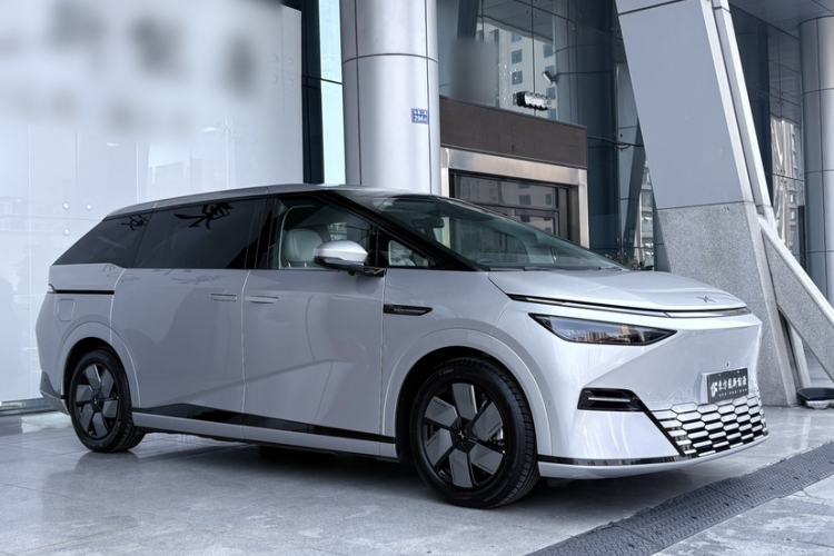 Used XPeng X9 2025 650 Long-Range Max Exterior 2