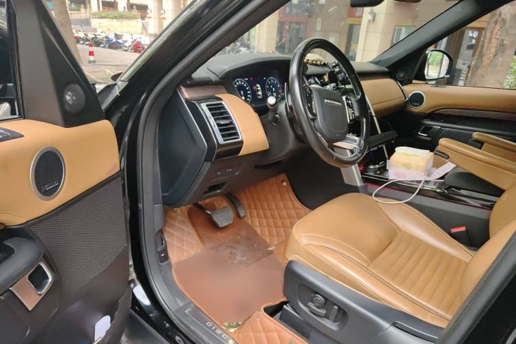 Used Land Rover Discovery 2019 3.0 SC V6 HSE LUXURY Driver Seat