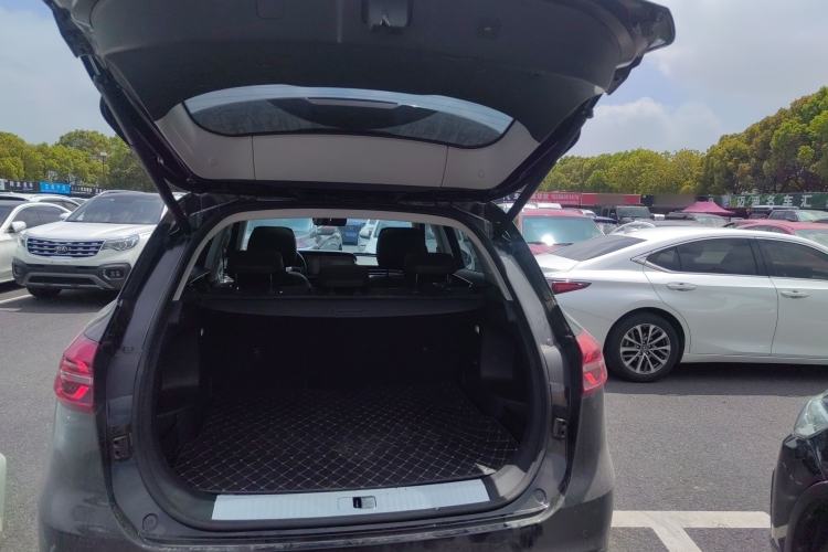 Used Hongqi HS5 2022 Revised Version 2.0T Smart Connect Flagship Edition Trunk