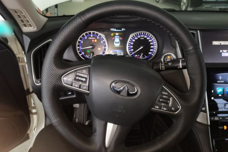 Used Infiniti Q50L 2016 2.0T Enjoyment Edition Steering Wheel