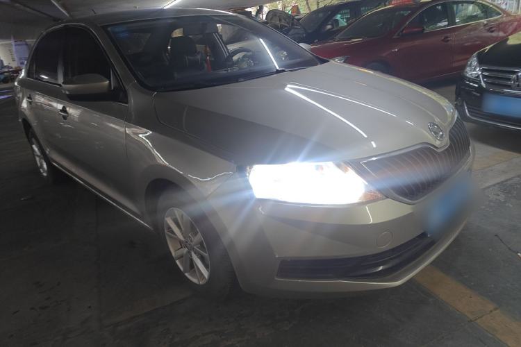 Used Skoda Rapid 2018 1.6L Manual Standard Edition Front Right 45 Deg