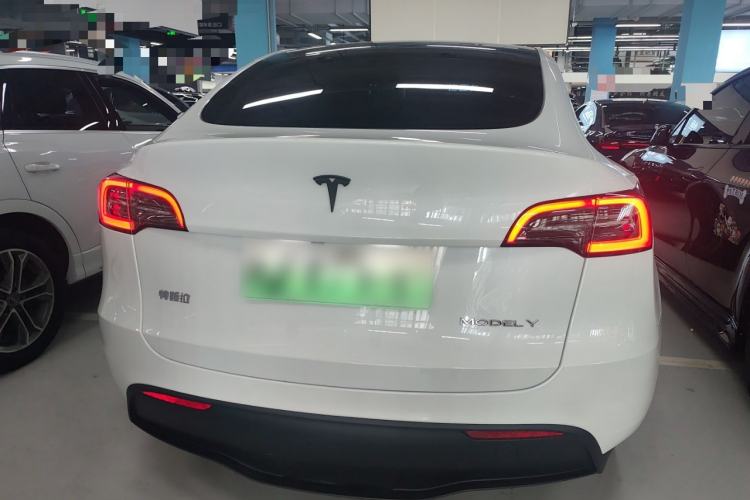Used Tesla Model Y 2024 Long-Range All-Wheel-Drive Version
