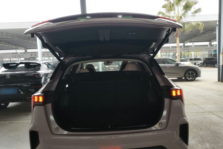 Used Lynk & Co 06 2023 Remix 1.5T Shero
