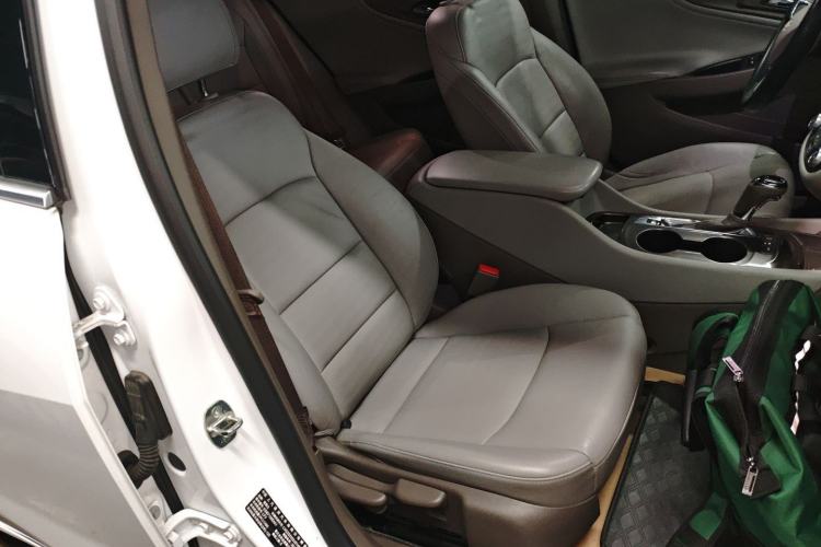 Used Chevrolet Malibu XL 2018 530T Automatic Luxury Edition Right Front Seat