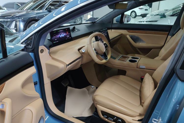 Used Hima Luxeed R7 2024 All-Electric 667 km Max