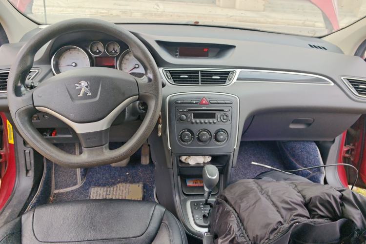 Used Peugeot 308 2012 1.6L Automatic YouShang Model Center Console