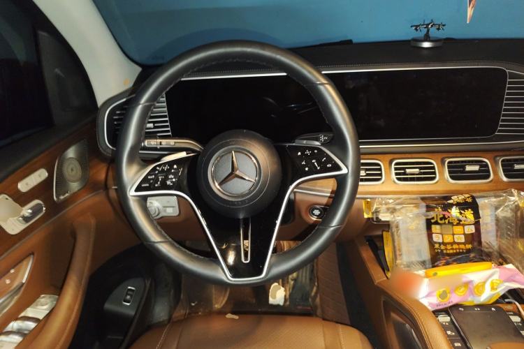 Used Mercedes-Benz GLE 2024 GLE 450 4MATIC Stylish Model Steering Wheel