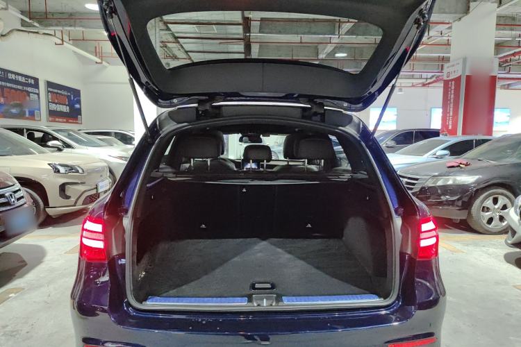 Used Mercedes-Benz GLC 2018 Facelift GLC 260 4MATIC Luxury Edition
