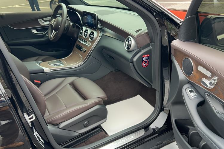 Used Mercedes-Benz GLC 2022 Refreshed GLC 300 L 4MATIC Dynamic Edition Prestige Version Right Front Seat